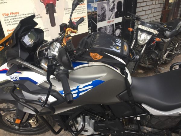 Shark Mini Universal 18L Tank Bag with Rain Cover - Image 2